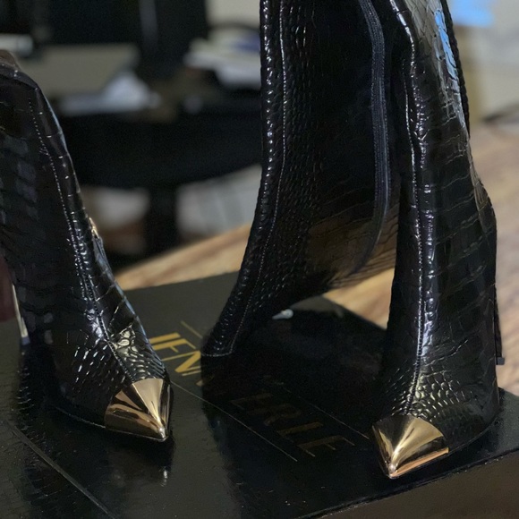 Authentic I AM JENNIFER thigh high boots!!! Never worn only tried on!! - Picture 4 of 7